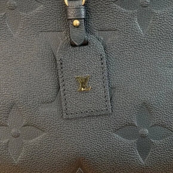 NEW Louis Vuitton Carryall MM - Picture 2 of 5